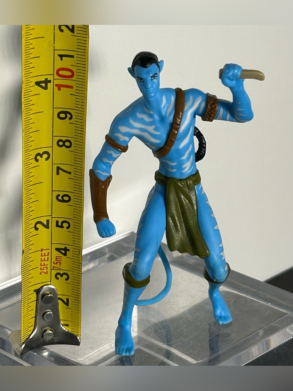 2023 Kinder Surprise Maxi Avatar Jake Sully Action Figure